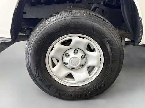 Used 2021 Toyota Tacoma SR image 32