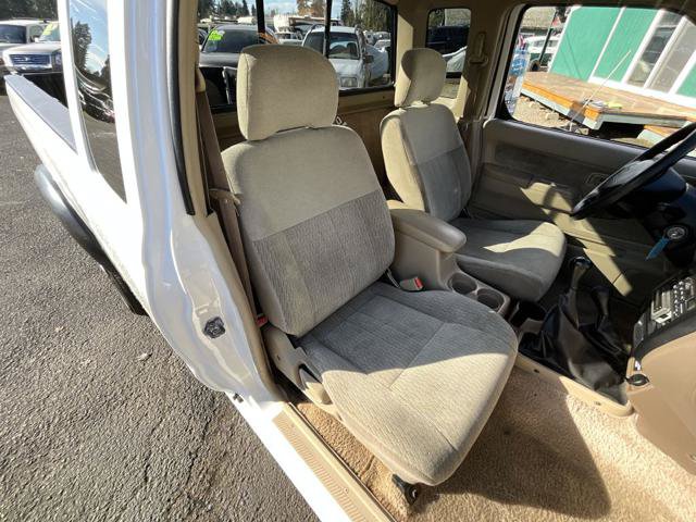 Used 1998 Nissan Frontier XE AWD/4WD image 17