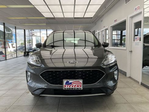 Used 2020 Ford Escape Titanium w/ Titanium Premium Package 2.0 AWD/4WD image 2