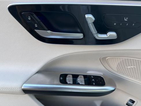 Certified 2025 Mercedes-Benz C 300 Sedan image 10