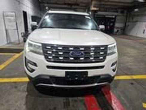 Used 2016 Ford Explorer Limited w/ Equipment Group 301A image 3