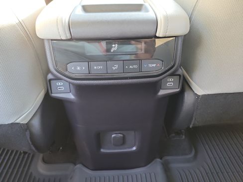 Certified 2025 Toyota Grand Highlander FWD image 18