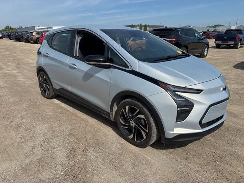 Used 2023 Chevrolet Bolt LT FWD image 4