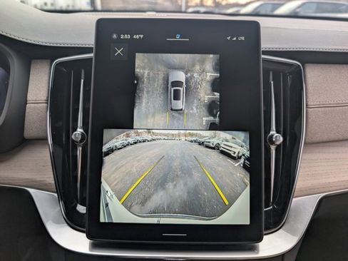 Used 2025 Volvo XC90 B6 Plus image 21