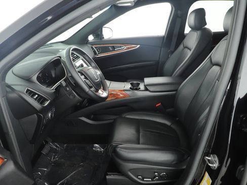 Used 2019 Lincoln Nautilus Reserve image 8