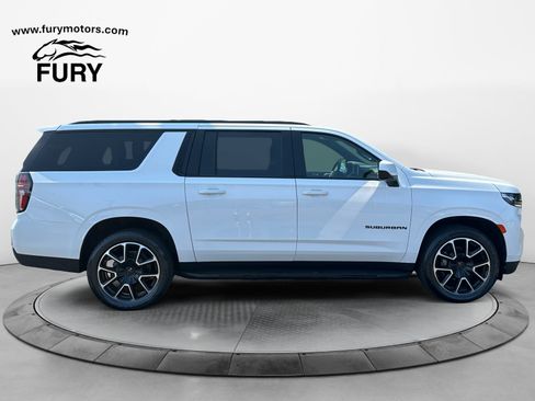 Used 2021 Chevrolet Suburban RST AWD/4WD image 2