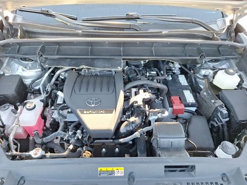 Used 2024 Toyota Highlander LE image 31