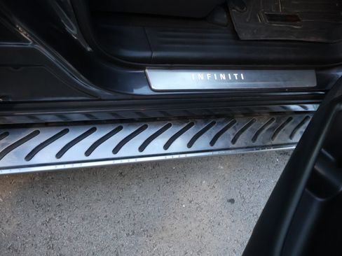 Used 2019 INFINITI QX80 Limited w/ All-Season Package image 8