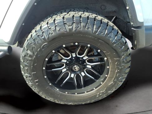 Used 2021 Jeep Wrangler Unlimited Sahara w/ Uconnect 4C Nav & Sound Group AWD/4WD image 30