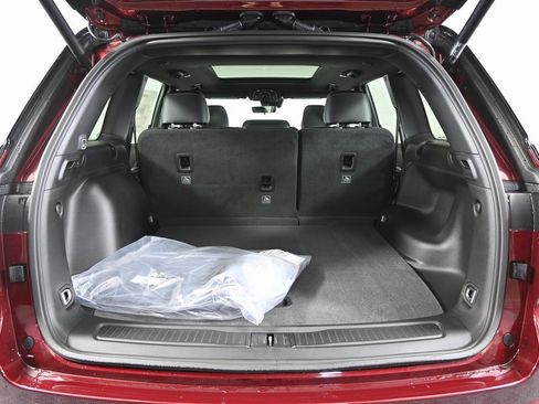 New 2025 Jeep Grand Cherokee Limited w/ Trailer Tow Package image 17