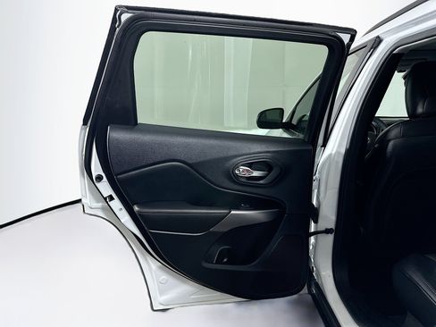 Used 2022 Jeep Cherokee Limited w/ Mopar Interior Package image 26