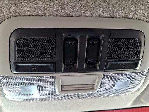 Used 2017 Subaru Crosstrek 2.0i Premium w/ Moonroof Package image 23