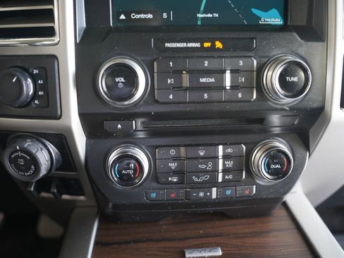 Used 2016 Ford F150 Lariat w/ Equipment Group 502A Luxury AWD/4WD image 19