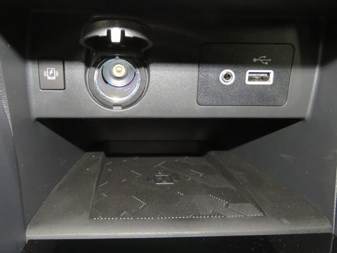Used 2025 Nissan Versa SV w/ Trunk Package FWD image 13