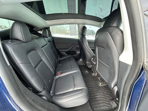 Used 2023 Tesla Model Y Long Range image 28