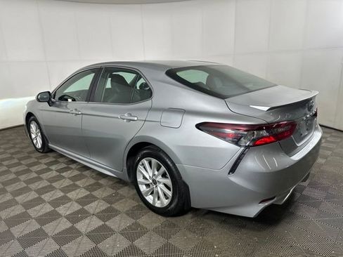 Used 2024 Toyota Camry SE image 5