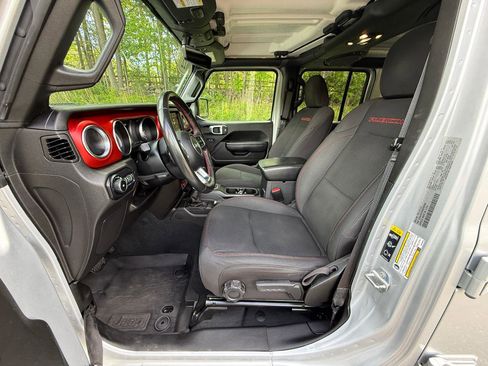 Used 2022 Jeep Wrangler Unlimited Rubicon w/ Dual Top Group AWD/4WD image 15
