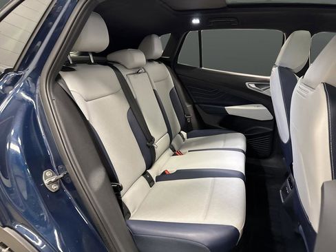 Used 2023 Volkswagen ID.4 Pro S Plus image 31