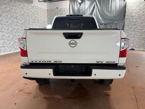 Used 2023 Nissan Titan SV w/ SV Convenience Package image 5
