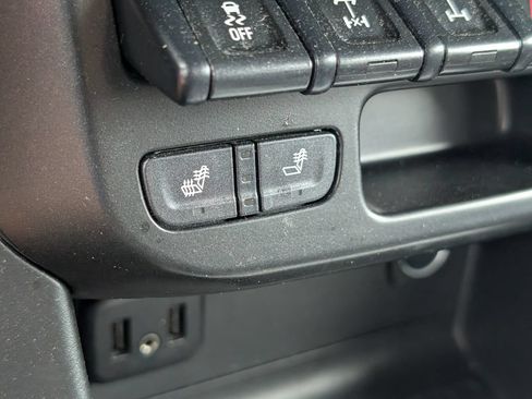 Used 2022 Chevrolet Colorado ZR2 w/ ZR2 Midnight Special Edition AWD/4WD image 23