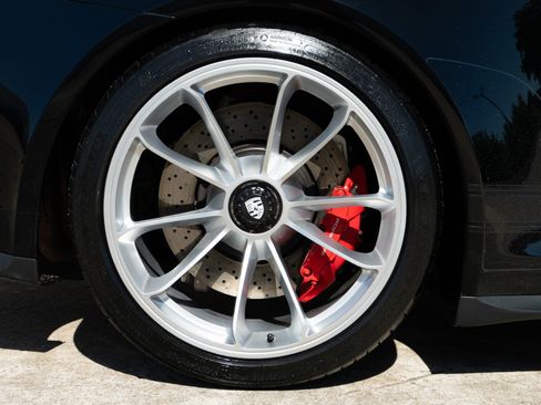 Used 2018 Porsche 911 GT3 RWD image 40