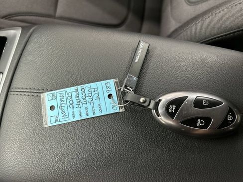 Used 2025 Hyundai Tucson SE AWD/4WD image 12