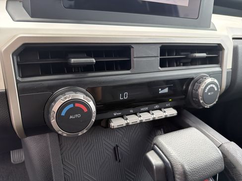 Certified 2024 Toyota Tacoma TRD Off-Road AWD/4WD image 8