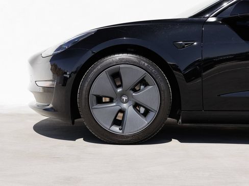 Used 2021 Tesla Model 3 Standard Range Plus RWD image 12