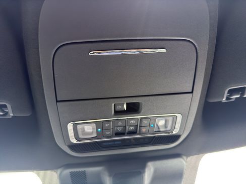 Certified 2025 Ford F150 Platinum w/ Equipment Group 702A High AWD/4WD image 33