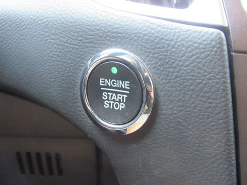 Used 2020 Ford Edge Titanium image 43