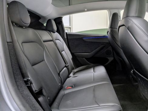 Used 2026 Tesla Model Y AWD image 29