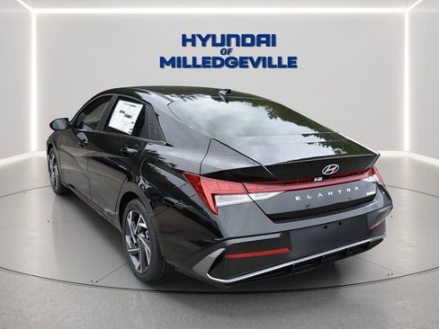 New 2026 Hyundai Elantra Limited FWD image 3