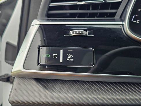 Used 2025 Audi SQ7 Prestige AWD/4WD image 25