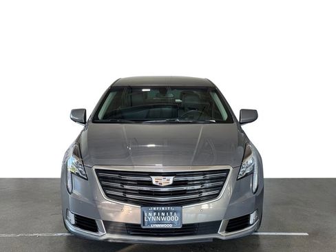 Used 2019 Cadillac XTS Luxury image 2
