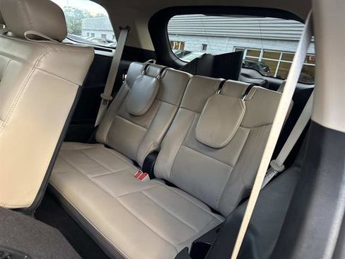 Used 2023 Ford Explorer XLT w/ Equipment Group 202A image 9