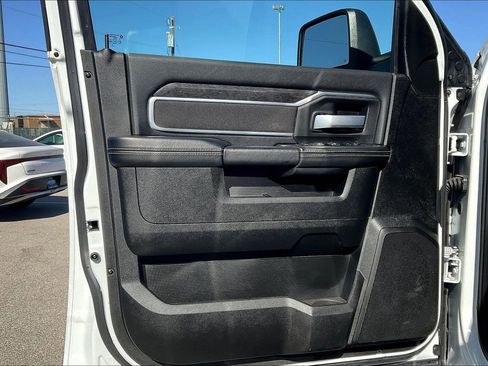 Used 2024 RAM 2500 Big Horn w/ Bed Utility Group image 20