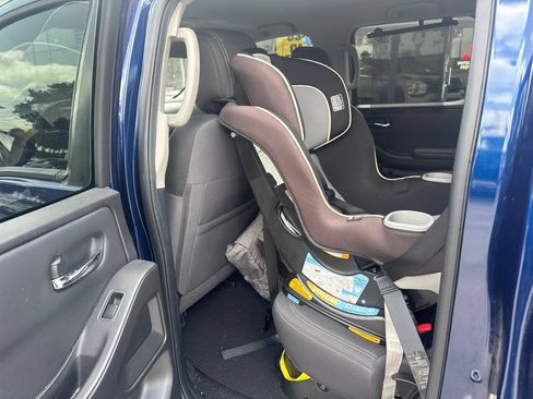 Used 2022 Nissan Frontier SV RWD image 8