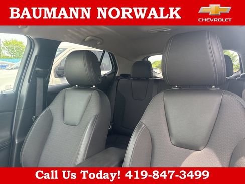 Used 2025 Buick Encore GX Preferred FWD image 23