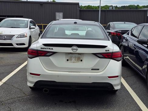 Used 2022 Nissan Sentra SR w/ Midnight Edition FWD image 11