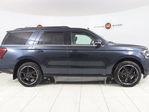 Used 2024 Ford Expedition Limited image 2
