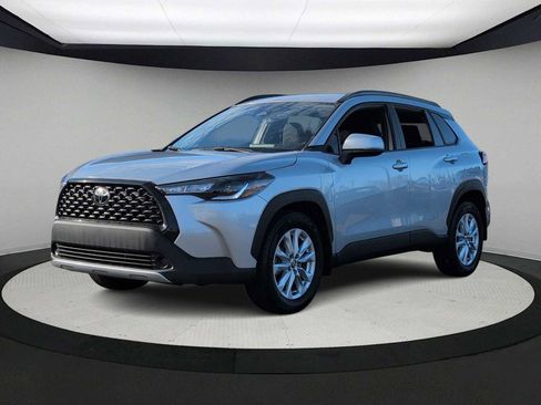 Used 2024 Toyota Corolla Cross LE image 4