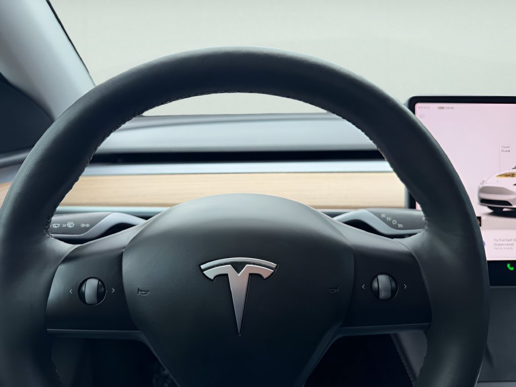 Used 2023 Tesla Model Y Long Range AWD/4WD image 18