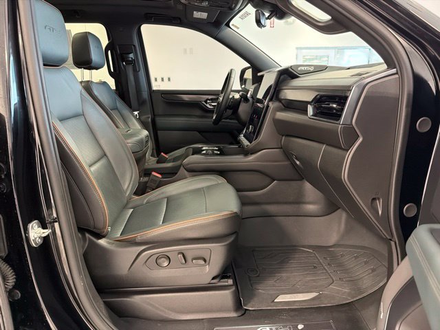 Used 2025 GMC Yukon XL AT4 w/ AT4 Premium Package AWD/4WD image 30