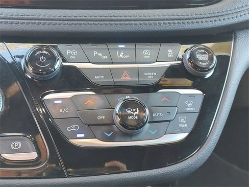 Certified 2020 Chrysler Pacifica Limited image 20