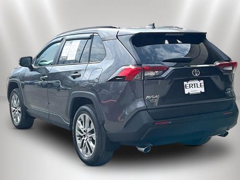 Used 2022 Toyota RAV4 XLE Premium AWD/4WD image 4