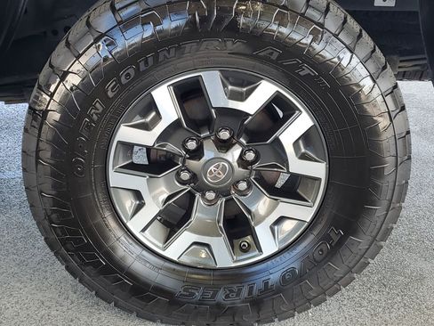 Used 2019 Toyota Tacoma TRD Off-Road RWD image 7