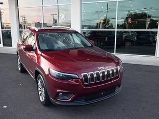 Used 2021 Jeep Cherokee Latitude Lux w/ Sun & Sound Group FWD video 2