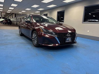 Used 2024 Nissan Altima 2.5 SV