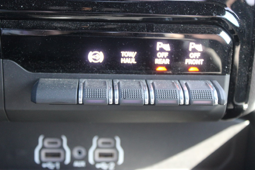 Used 2025 RAM 2500 Big Horn AWD/4WD image 33