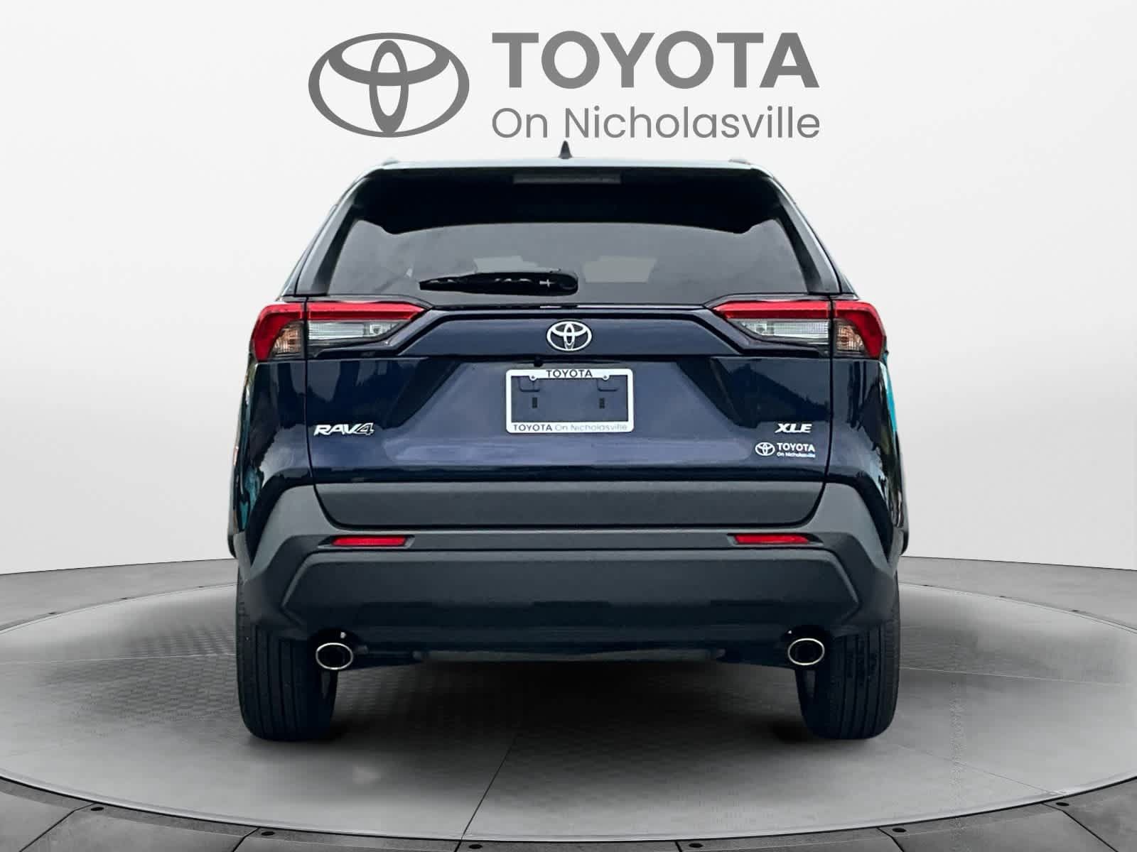 Used 2025 Toyota RAV4 XLE FWD image 4